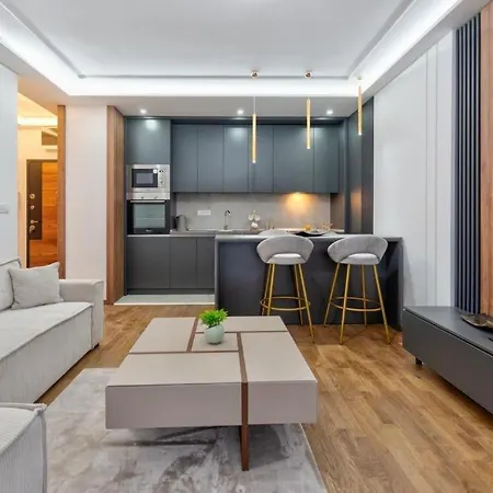 Mans Lux 8 Apartmanhotel